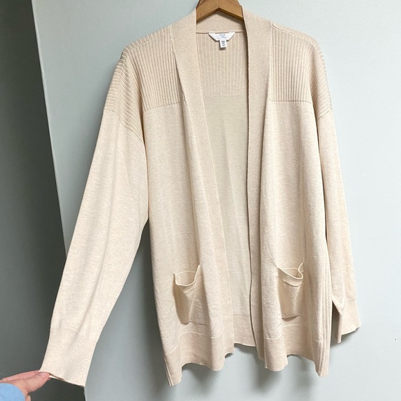 LIKE NEW CARDIGAN SWEATER - XXL - Picture 2 of 8